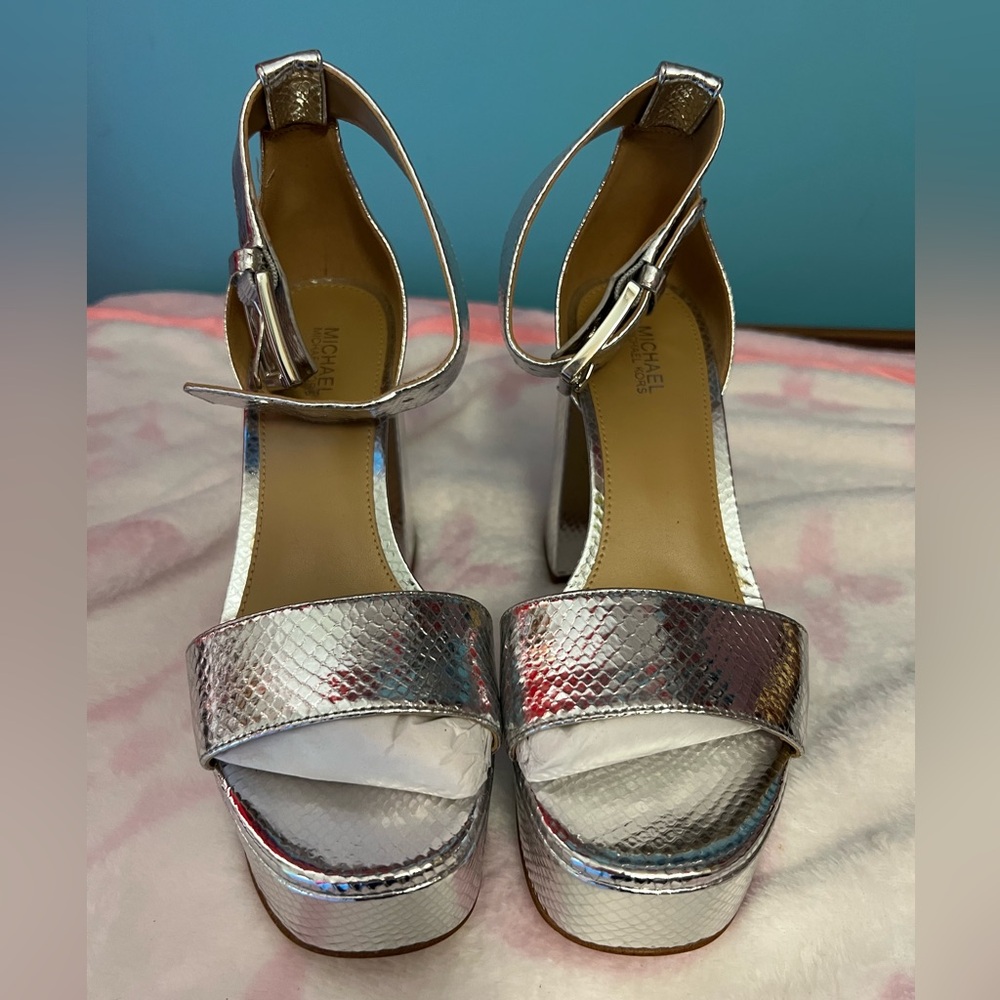 New size 6.5 Michael Kors heels